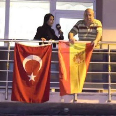 Bayrak asan adam yıllar sonra ortaya &ccedil;ıktı: T&uuml;rk bayrağının yanına İspanya bayrağı astı - Resim : 1