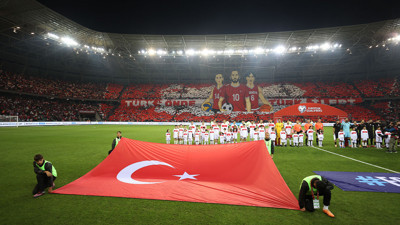 Kocaeli'de milli takıma büyük destek: "Türk önde, Türk ileri!"