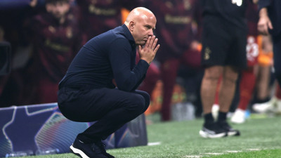 Arne Slot kaleme aldığı duygusal bir mektupla Liverpool'a veda etti