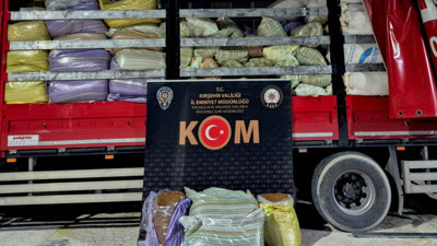 Çuval çuval kaçak tütün ele geçirildi: Kırşehir polisinden nefes kesen operasyon!