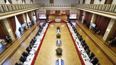 'Süreç' komisyonuna 'şehitler' ertelemesi