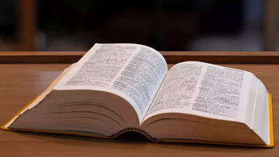 Cambridge sözlüğü 2025 yılının kelimesini açıkladı: Parasosyal ne anlama geliyor?