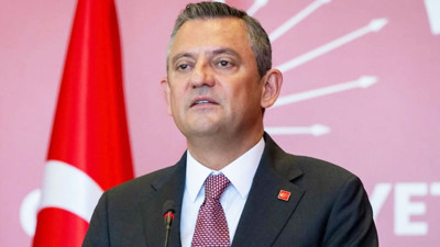 Ünlü gazeteci bombayı patlattı: Özgür Özel bu soruları yanıtlamalı