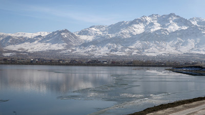 Sıhke Gölü buzla kaplandı