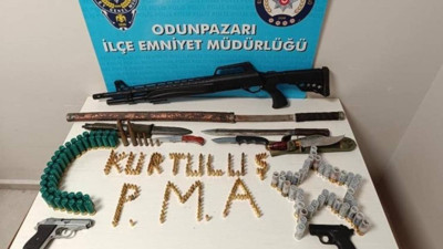 Eskişehir’de bisikletliye çarpıp silah çeken şahıs yakalandı: İş yerinden cephanelik çıktı