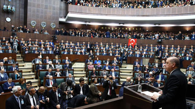 Fısıltıdan çıkarak yüksek tartışmaya dönüştü: Erdoğan suskun, AKP kulisleri ‘umut hakkı’ istiyor