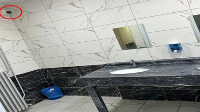 Okul tuvaletindeki kamera skandalında yeni gelişme: Müdürün göreve iadesi istendi