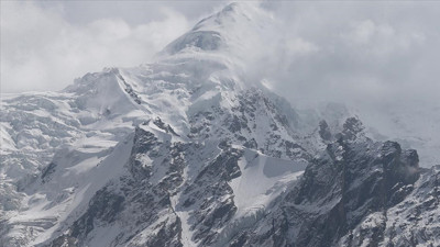 Pakistan'da genç dağcı buz duvarından düşerek hayatını kaybetti