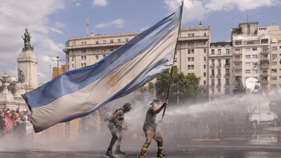 Arjantin’de çalışma reformu protestosu: Senato binasına yürüdüler