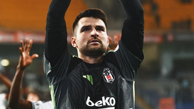 Ersin Destanoğlu Başakşehir maçında Beşiktaş taraftarıyla barıştı