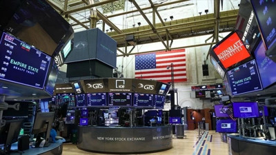 İran savaşı borsayı vurdu: Dow Jones 500 puan düştü, Petrol yüzde 8 fırladı (2 Mart 2026)