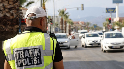 Havaya ateş açıp polisten kaçtı: Ehliyeti iptal edildi