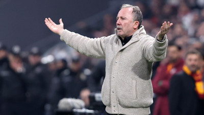Sergen Yalçın Galatasaray maçı sonrası hakem kararlarına sert tepki gösterdi