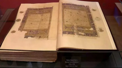 Yıldırım Bayezid'e hediye edilen 700 Yıllık Berkuk Kur'an-ı Kerim Bursa'da sergileniyor