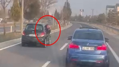 Yolda araçlarıyla yan yana ilerleyip video çeken 2 sürücüye toplam 9 bin TL ceza