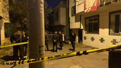 Silahlı kavgada sokaktan geçen genç kız öldü