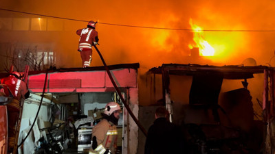 Edirne’de yangın paniği: Ev ve otomobil alevlere teslim oldu