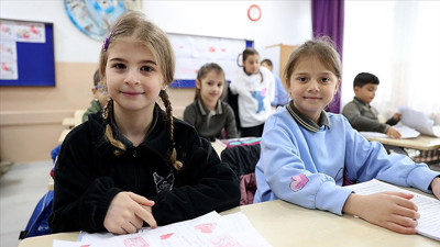 Okul zili çaldı: 18 milyon öğrenci sınıflara döndü