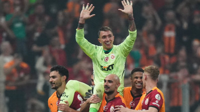 Muslera'dan merak uyandıran gelecek mesajı: 'Türkiye'ye geri döneceğim'