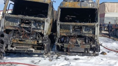 Mersin'de 2 TIR'da yangın