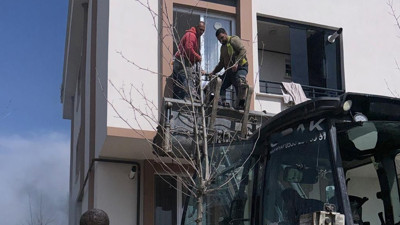 Arnavutköy’de can pazarı: Kepçeyle kurtardılar