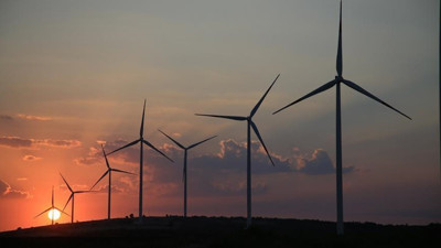 Küresel yenilenebilir enerji kurulu gücü 2025'te 692 gigavat artışla rekor kırdı
