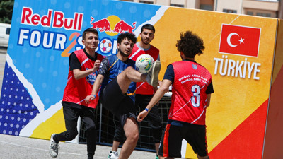 Red Bull Four 2 Score sokak futbolu turnuvası başlıyor