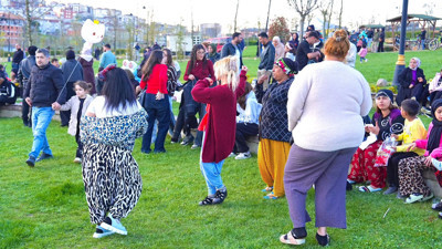 Ayazma’da ritim ve neşe: Dünya Romanlar günü Sancaktepe’de kutlandı