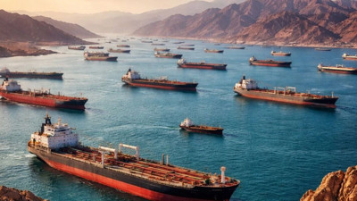 ABD'nin İran limanlarına ablukası nedeniyle 21 gemi geri döndü