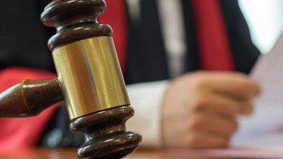 Rüşvet alan icra katibi ve müdür yardımcısı hakim karşısında