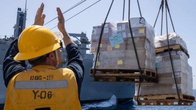 ABD Donanması: Orta Doğu'daki gemilere ikmal yapıldı