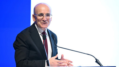 Bakan Şimşek’ten kritik açıklama: “Büyümede ivme kaybı riski var”