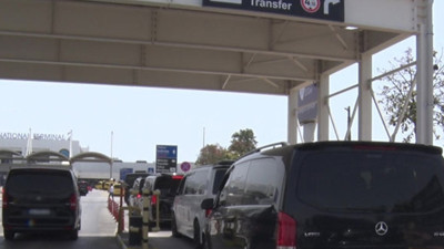 Antalya Havalimanı’nda "VİP transfer" krizi: Dakika başı ceza esnafı sokağa döktü