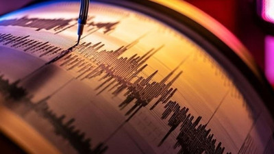 İran’da deprem paniği