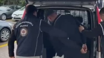 Durdurulan minibüste 15 kaçak göçmen yakalandı