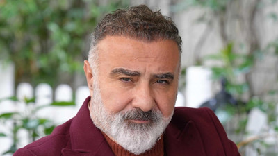 Ünlü oyuncu Cengiz Bozkurt sahnede kaza geçirdi