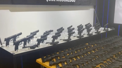 Ankara’da operasyon: Yüzlerce tabanca ele geçirildi