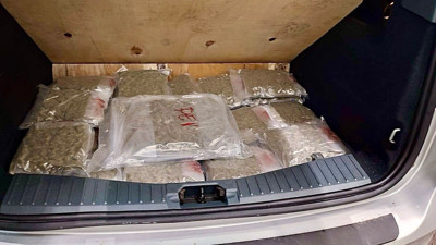 Türkiye'ye sokulmak istenen 31 kilo esrar sınırda yakalandı