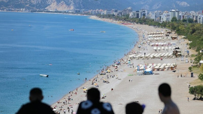 Kurban bayramı arifesinde sahiller doldu: Antalya ve Muğla’da yoğunluk