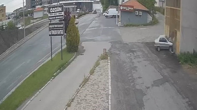 Direksiyon başında bayıldı, boş dükkana daldı