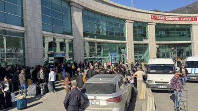 Bayramda Sarp Sınır Kapısı'ndan 185 bini aşkın yolcu geçti