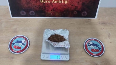 Okul önünde yapılan uyuşturucu operasyonunda 2 tutuklama