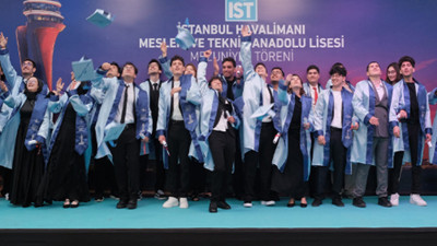 'İstikbal Göklerdedir' sözüyle kurulan okul ilk mezunlarını verdi