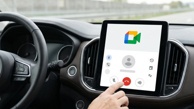Google’ın Meet özelliği artık araçlarda: Arayüzü çok basit