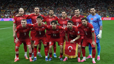Ünlü yorumcudan milli futbolcuya sert sözler: Anlatılamayacak kadar kötüydü