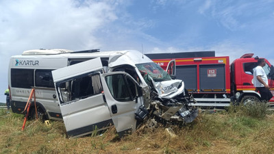 Edirne Keşan'da tanker ile servis aracı çarpıştı: 12 yaralı