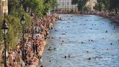 Bu görüntüler Paris’te çekildi: Aşırı sıcaklara karşı çareyi böyle buldular