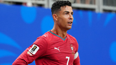 Ronaldo basın toplantısında gazetecileri topa tuttu: 'Buna ben karar veririm'