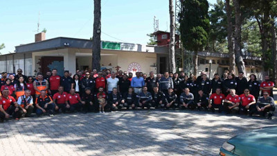 Manisa’da afet kahramanlarına akreditasyon arması takıldı