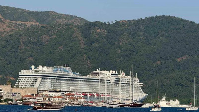 Marmaris’e 3 gemiden 1 haftada 12 bin 200 yolcu inecek